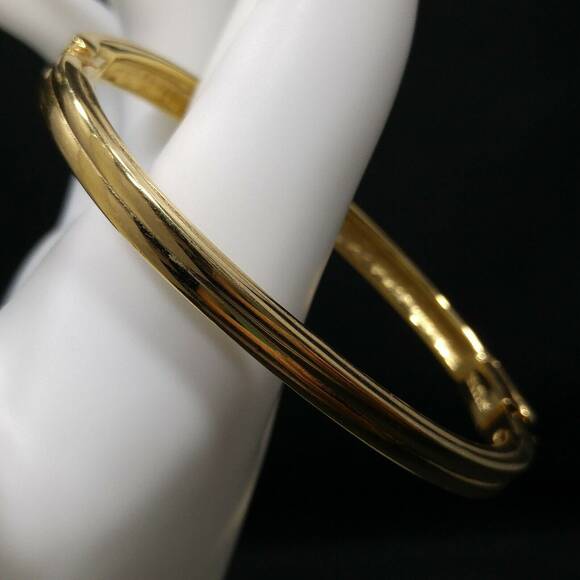 Vintage Swarovski Crystal Rhinestone Hinged Bangle Bracelet, Gold Plated, 1990s - Picture 4 of 10